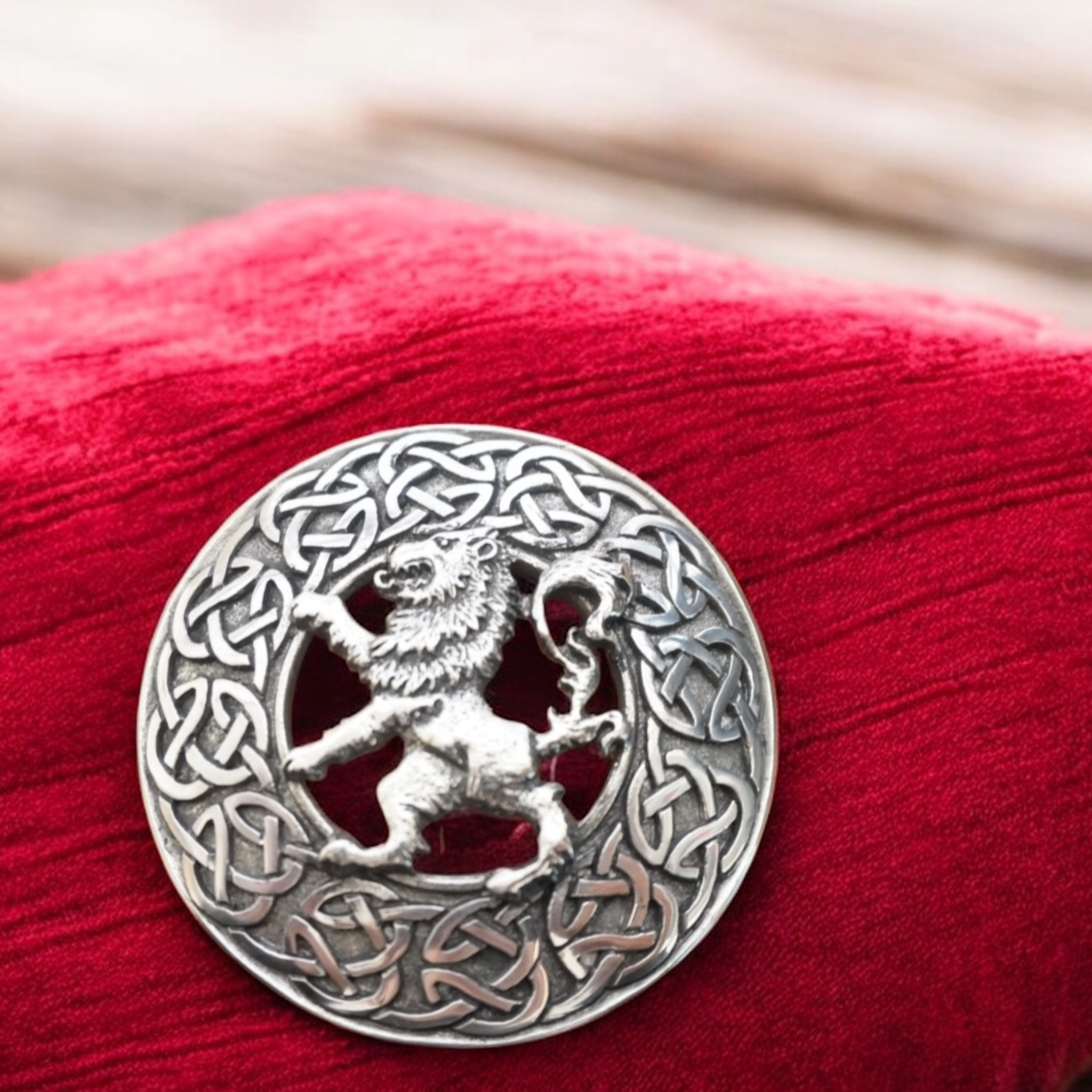 Lion-Plaid-Brooch