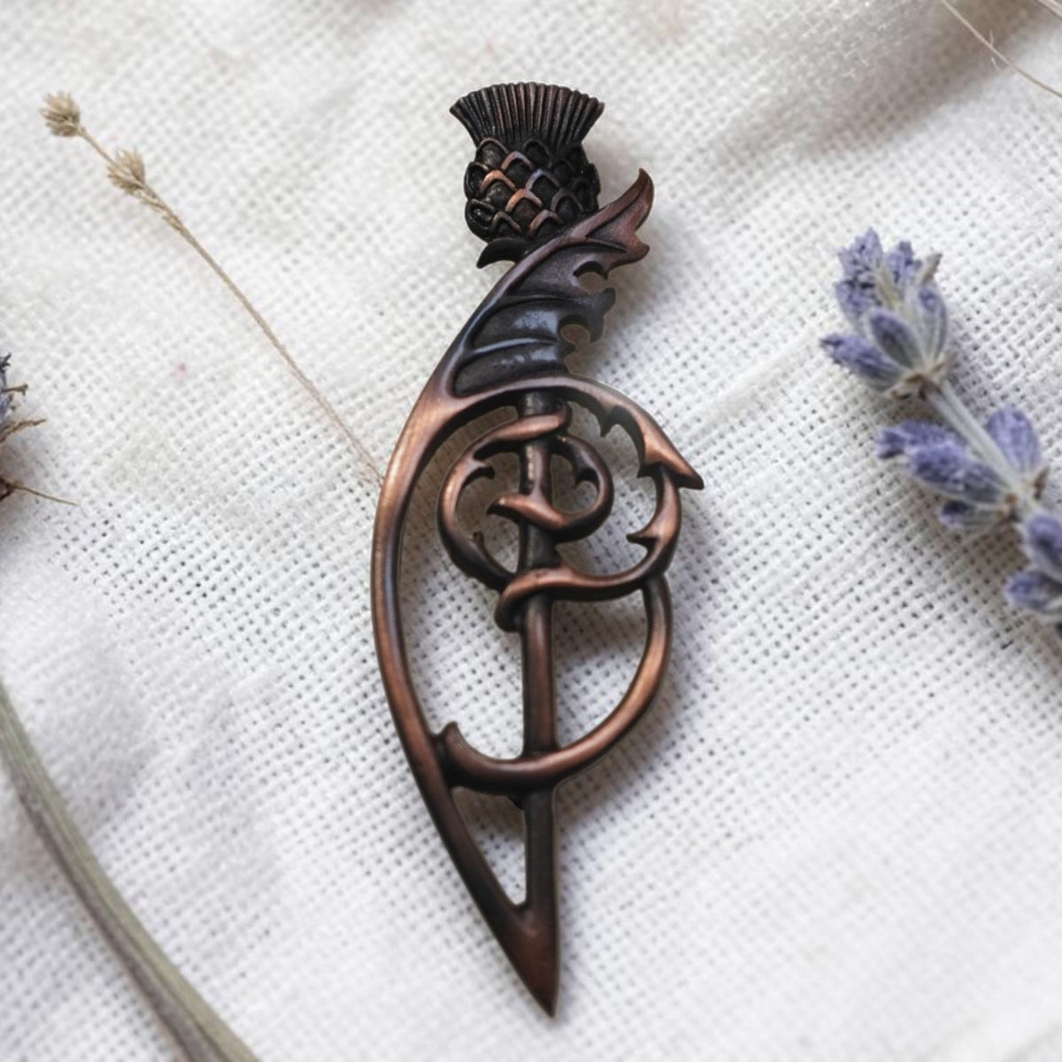 thistle leaf kilt pin in copper plating