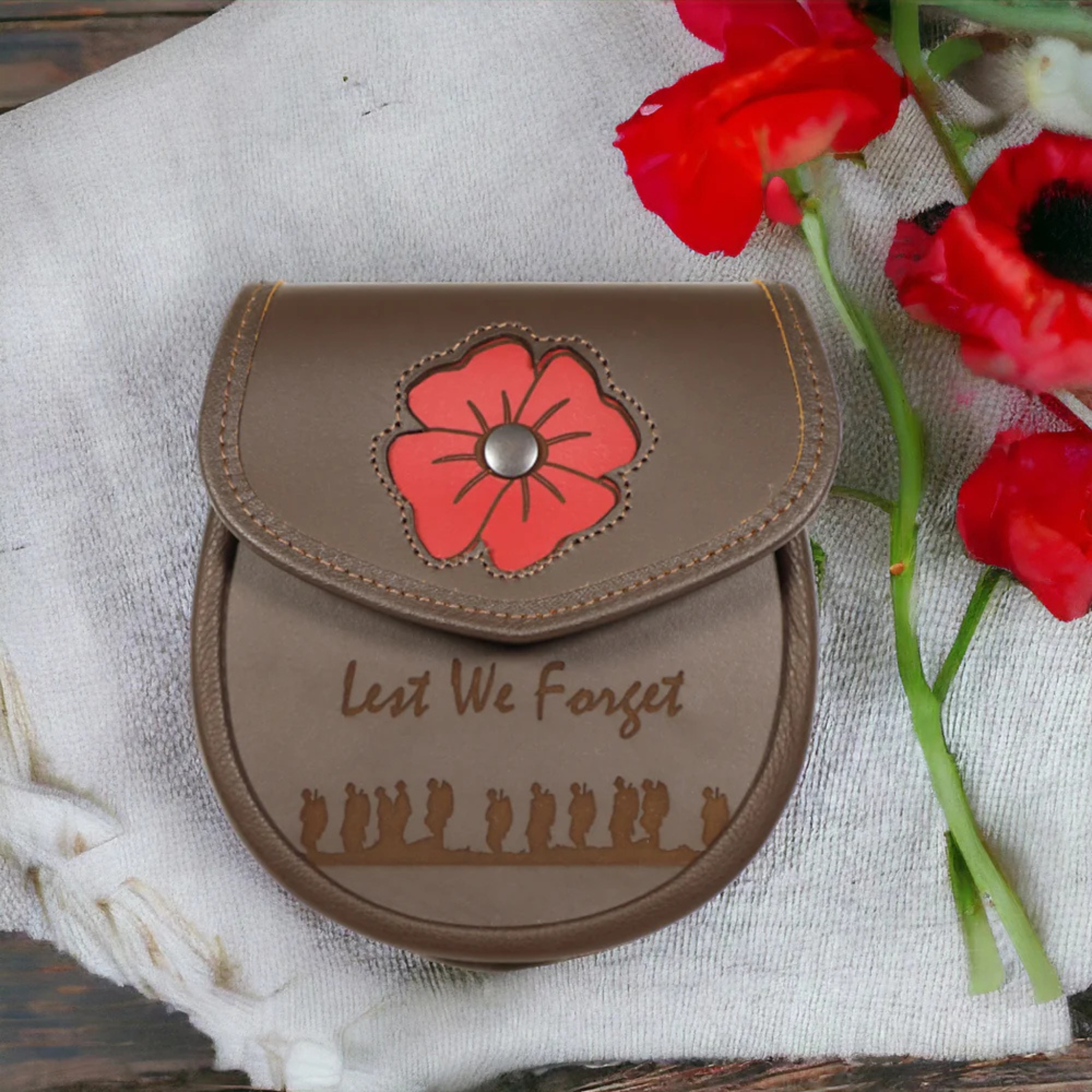 Lest We Forget Leather Sporran With Poppy