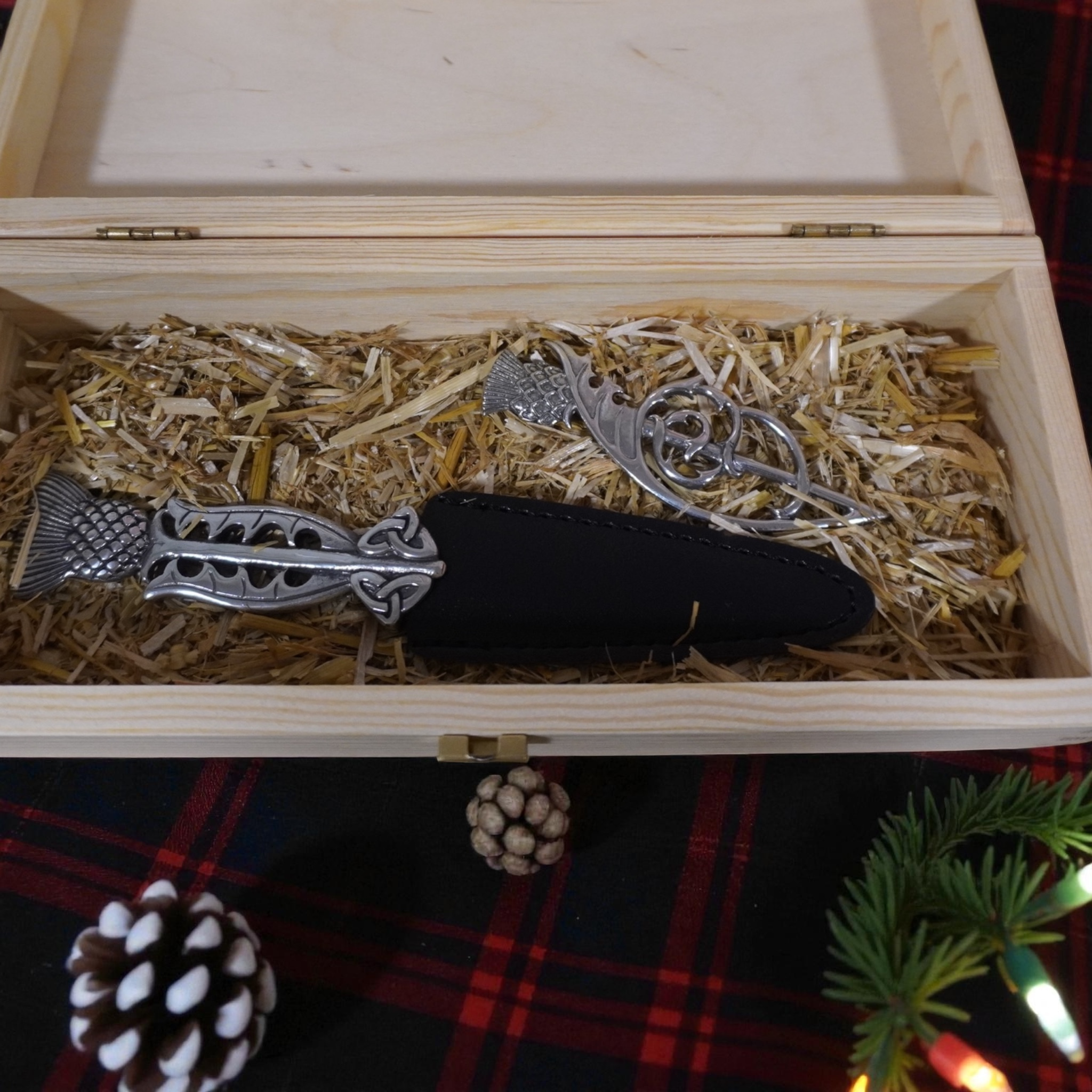 Thistle Leaf Sgian Dubh